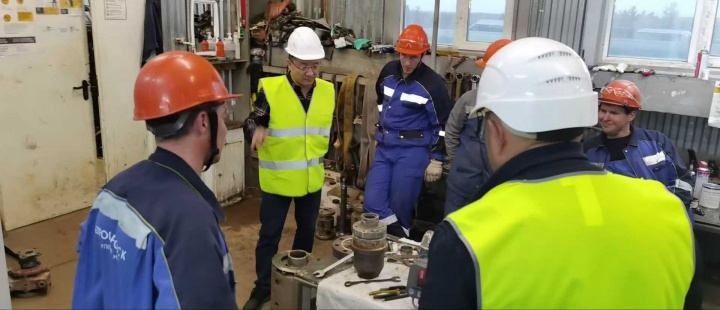 Vito zeigt ihnen ganz genau, wie das ventil aufgebaut ist, wie es zusammengebaut ist und wie es montiert